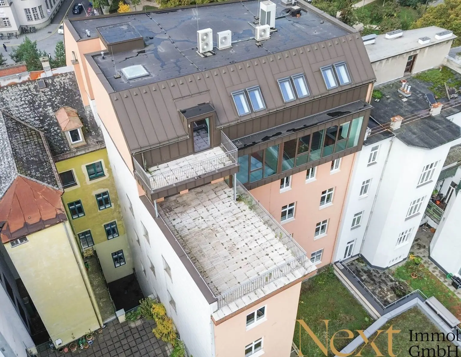 Traumhafte Büroflächen inkl. Dachterrasse auf der Landstraße zu vermieten!