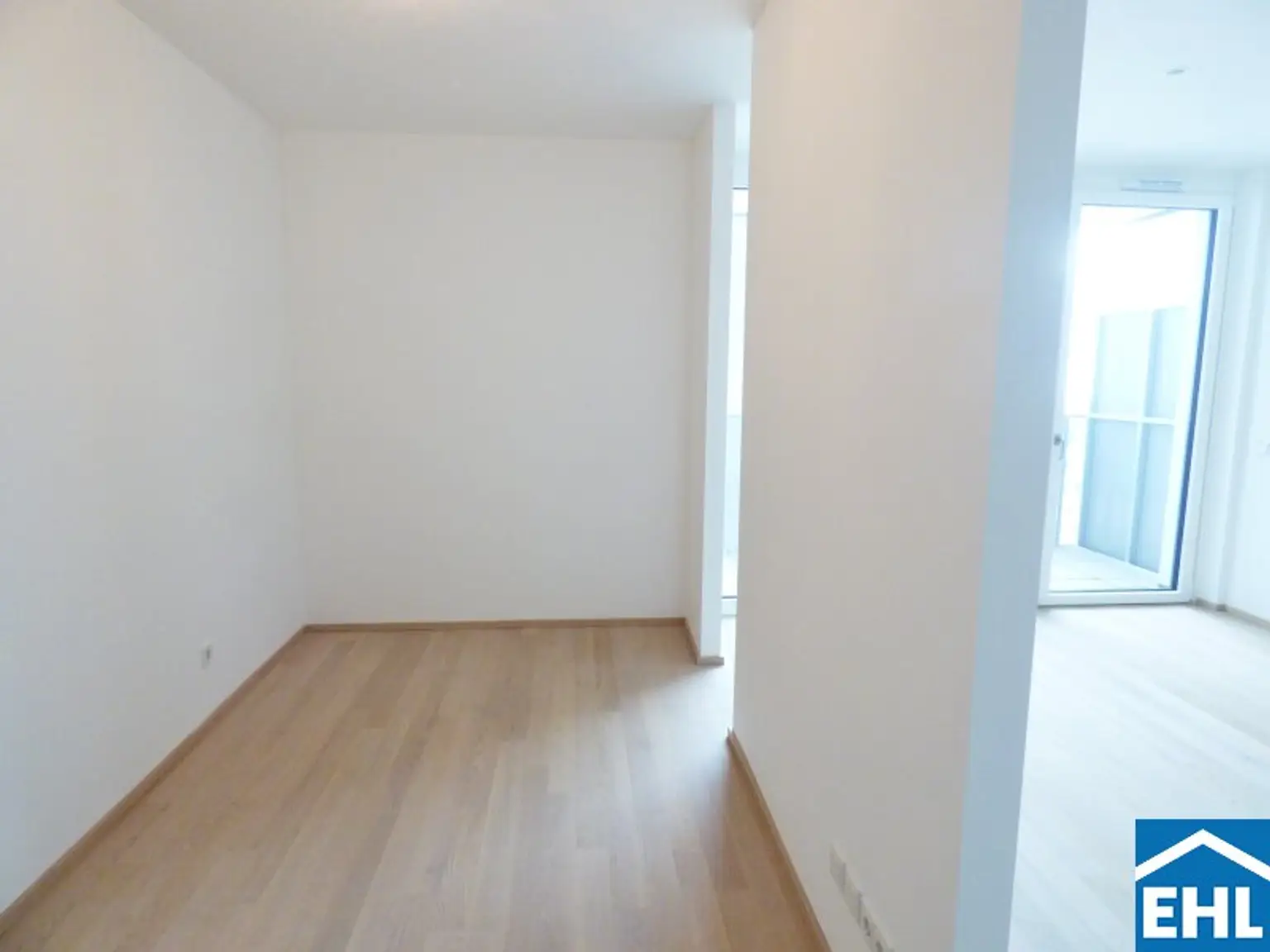 1,5-Zimmerwohnung mit Balkon bei der U1!