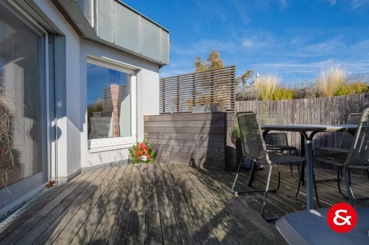 Sonnige 6-Zimmer-Terrassenwohnung mit 2 Garagenplätzen! | auch auf 2 Wohnungen teilbar!