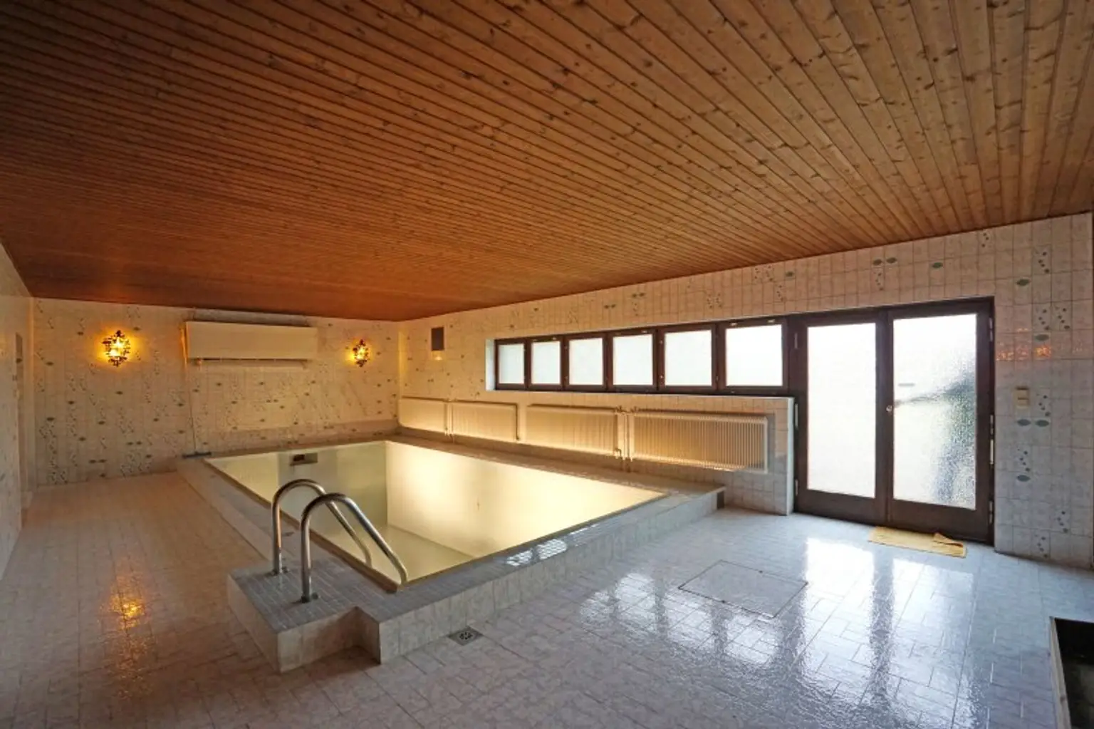 Premiumlage im Wienerwald! Idyllisch gelegenes Landhaus mit Wellnessbereich und Panoramablick