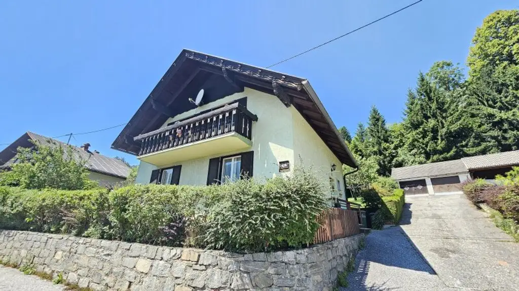 Charmantes Sanierungsobjekt in Radenthein: 5 Zimmer, Balkon und viel Potenzial!