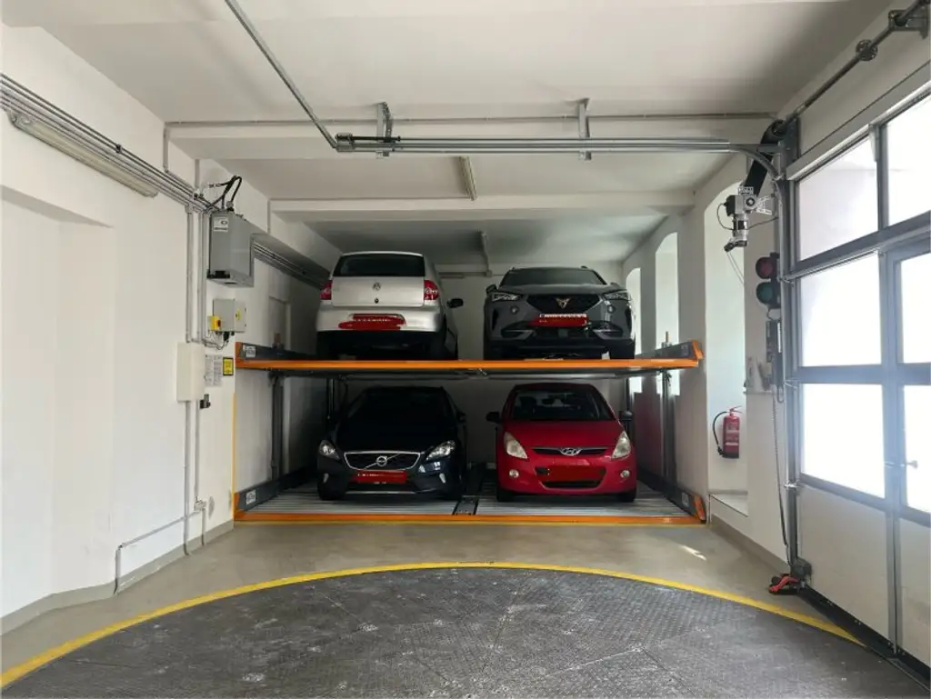 Perfekte Kombination! 3 Zi. im Altbau mit Balkon & Garage im 2.Bez.