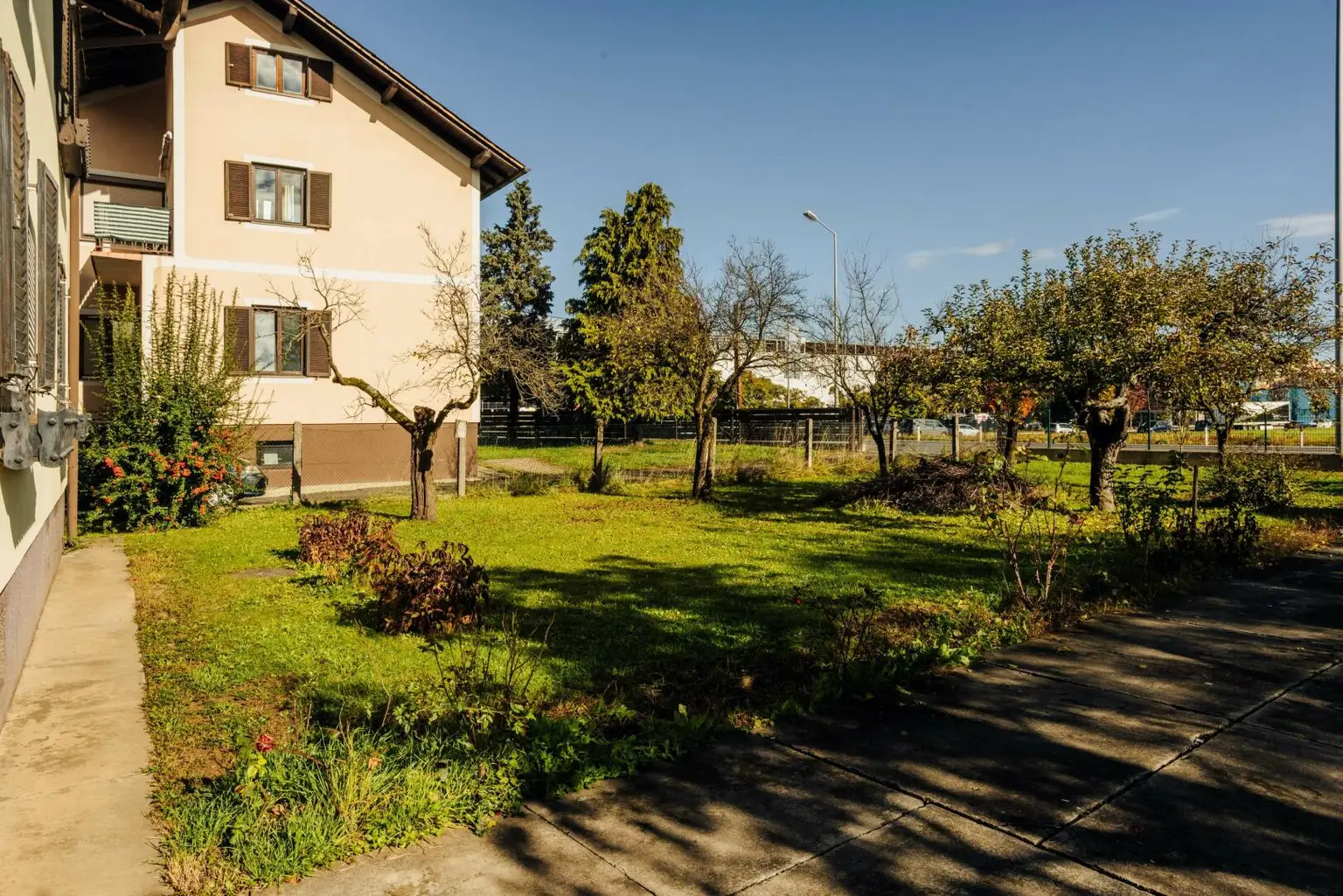 Straßgang: 140m² Einfamilienhaus mit Potenzial! Baudichte 0,3-0,6 sonnig gelegen!