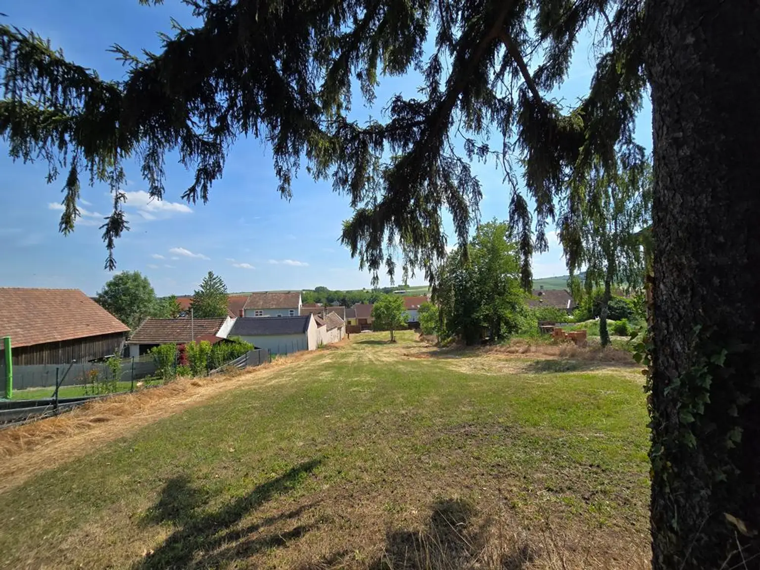 rückwärtiger Teil mit wunderschönem Fernblick