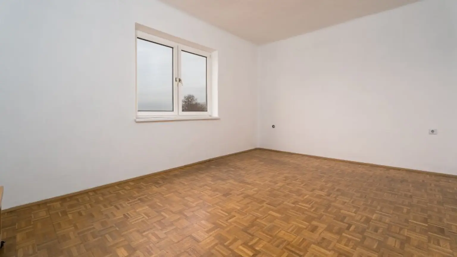 Sanierungsbedürftiges Ein / Zweifamilienhaus in Kerngebiet von Gänserndorf