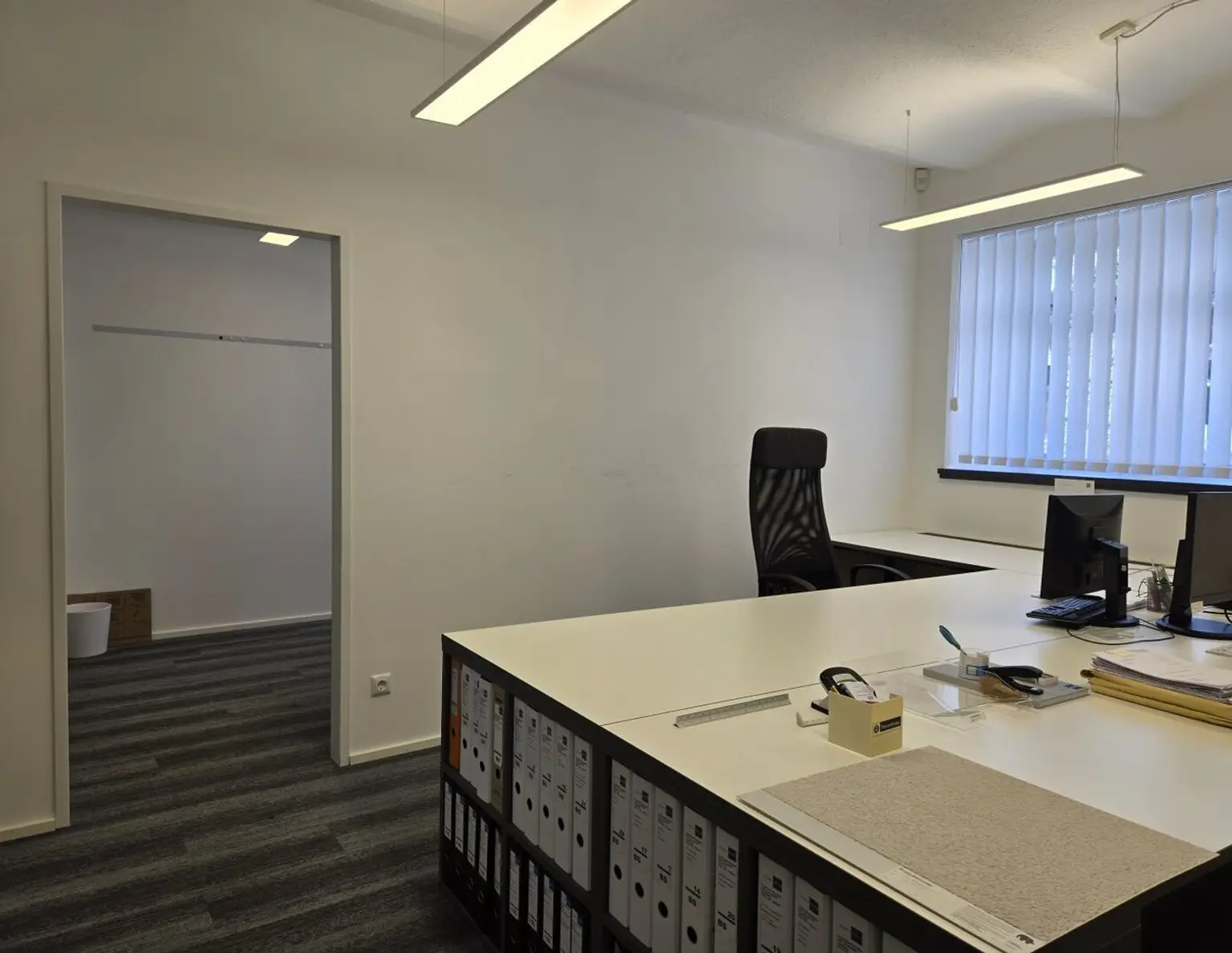 Neu sanierte Büro- / Praxisräume sehr zentral gelegen