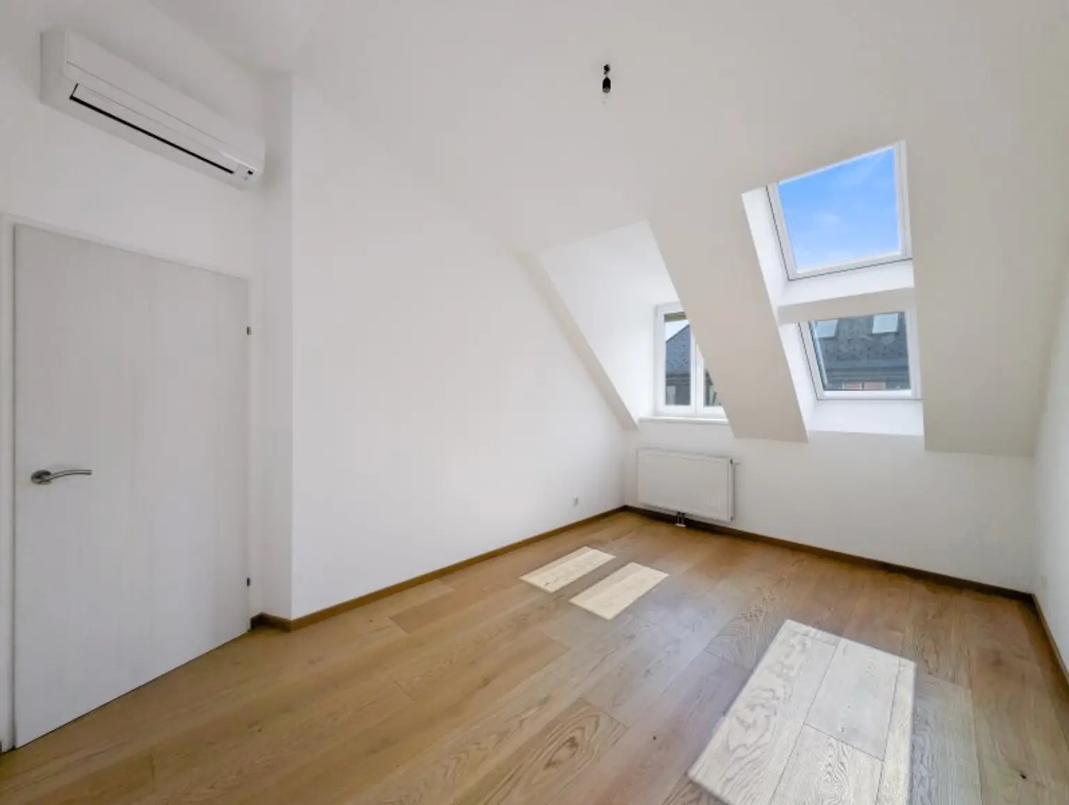 ++NEU++ Fantastische 3-Zimmer Dachgeschosswohnung mit großer Dachterrasse!