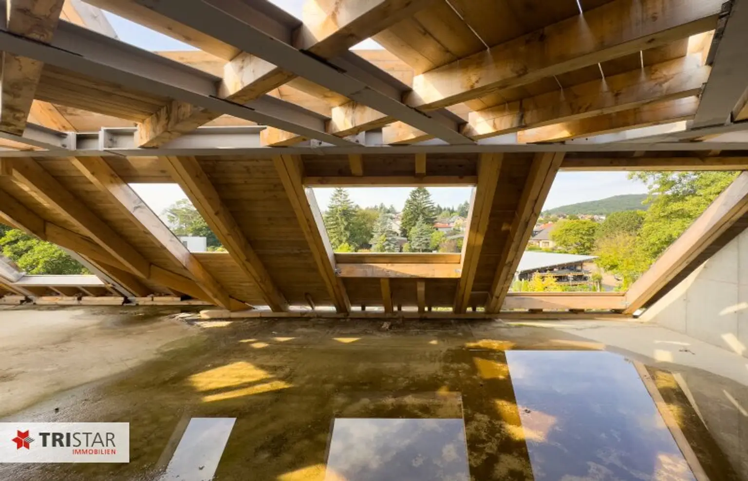Investment am Wolfersberg · Architektur & Natur vereint! 18 Einheiten, 26 Garagenplätze, Dachgärten mit Pool – Waldpanorama !