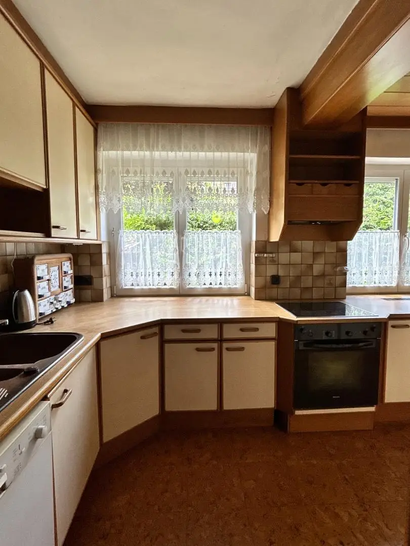 Großzügige Doppelhaushälfte inkl. Garage und sonnigem Gartenbereich