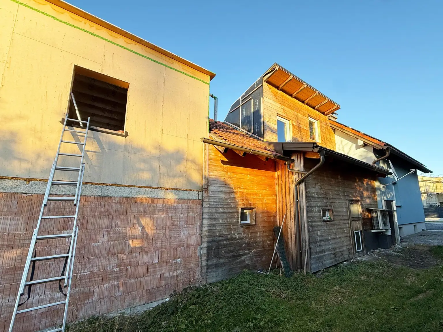 Einfamilienhaus in Ybbs - neuer Wohntrakt zum Fertigstellen inklusive!