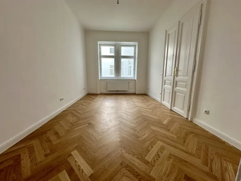 Stilvolle und geräumige 4-Zimmer-Altbauwohnung mit Balkon, nahe Währinger Straße