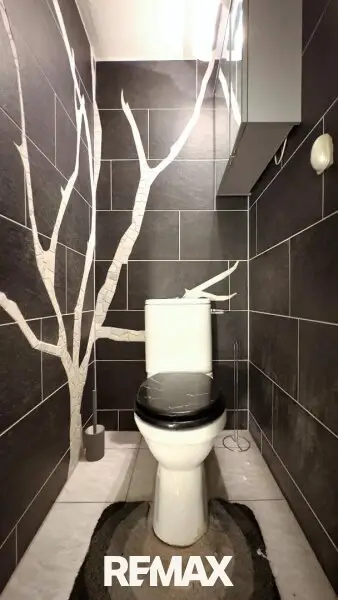 EG WC