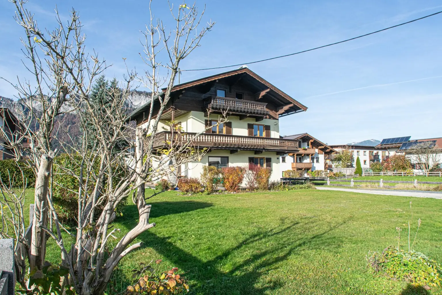 Baugrundstück mit Altbestand in Toplage