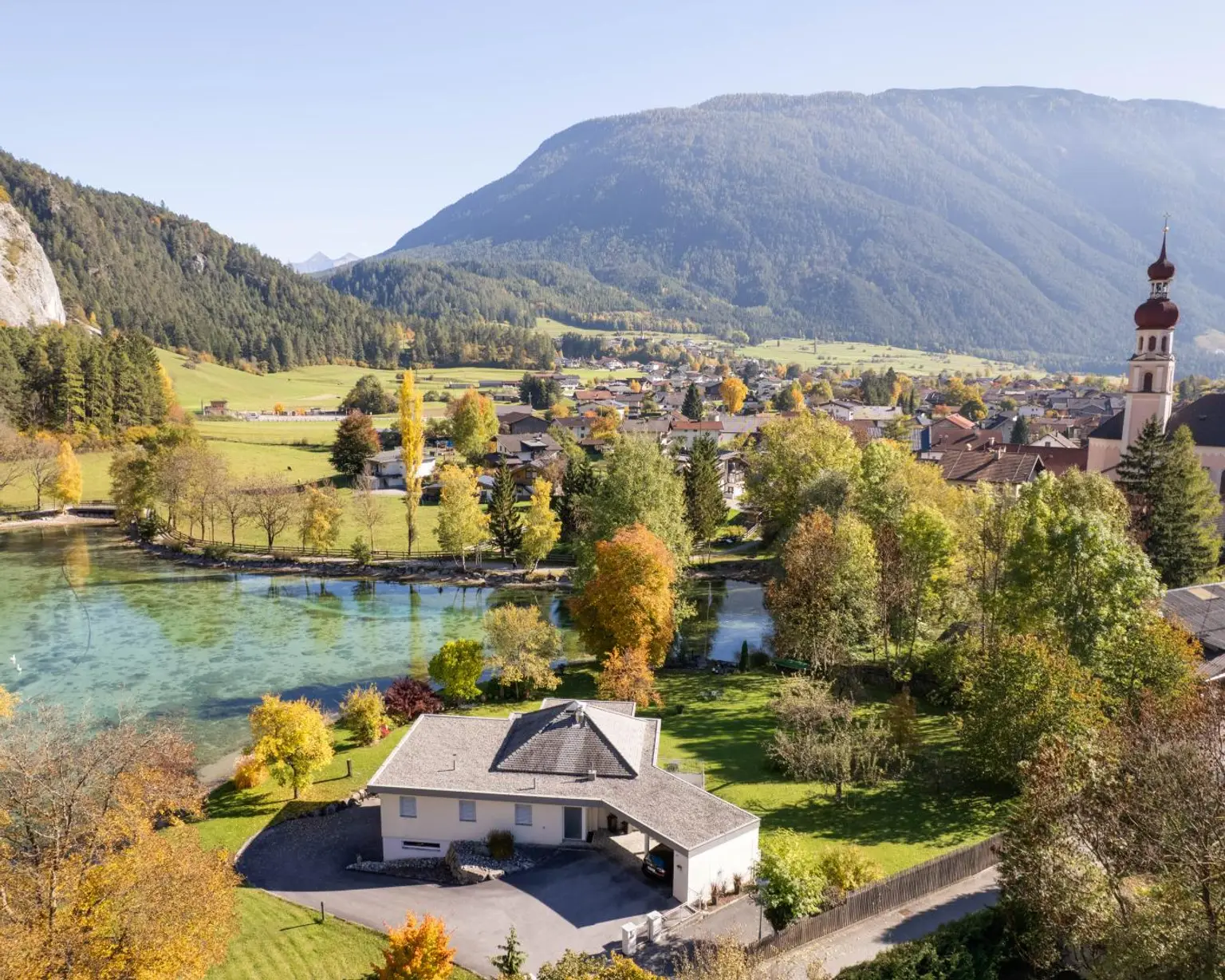 NEU!   Ein Haus am See - das besondere Juwel in ruhiger Bestlage