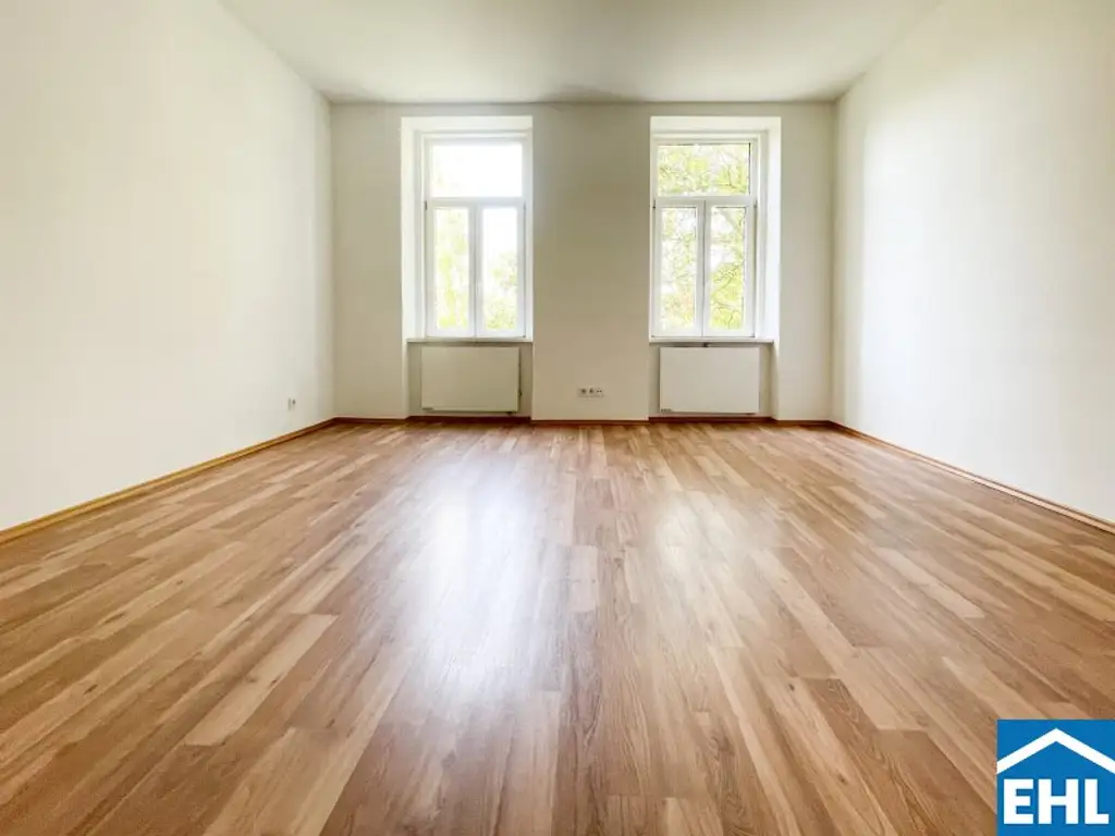 In U-Bahn-Nähe: Singlewohnung in wunderschönem Altbau