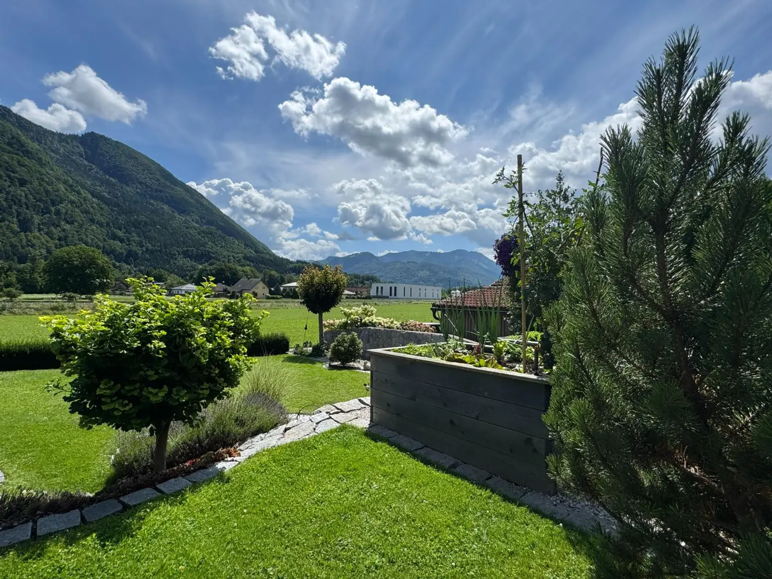 Haus mit HERZ, toller Garten, große Terrasse, herrlicher Ausblick!