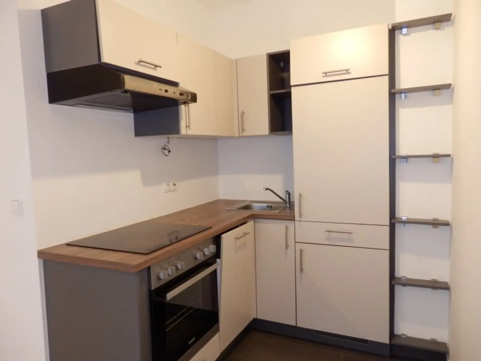 FEINE 2 Zimmer NB Wohnung, GENIALE AUFTEILUNG