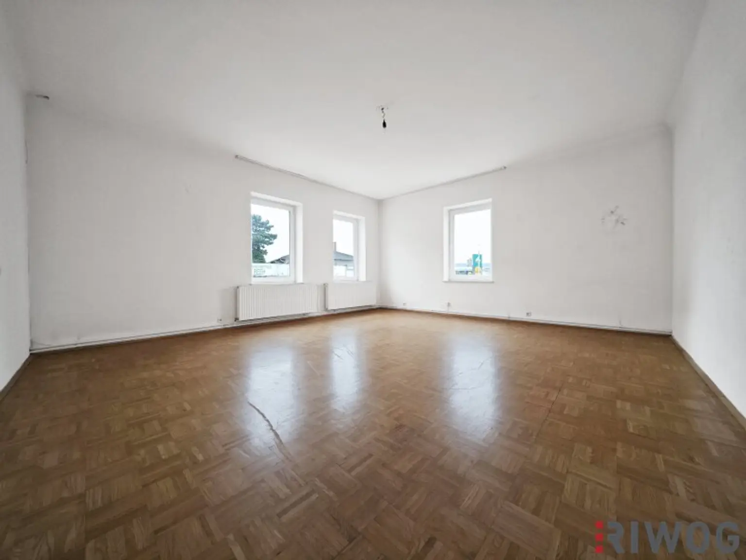 153m² Büro/Studio/Vereinsräume mit Balkon | direkt bei Autobahn & Nahversorgern | optionale Parkplätze