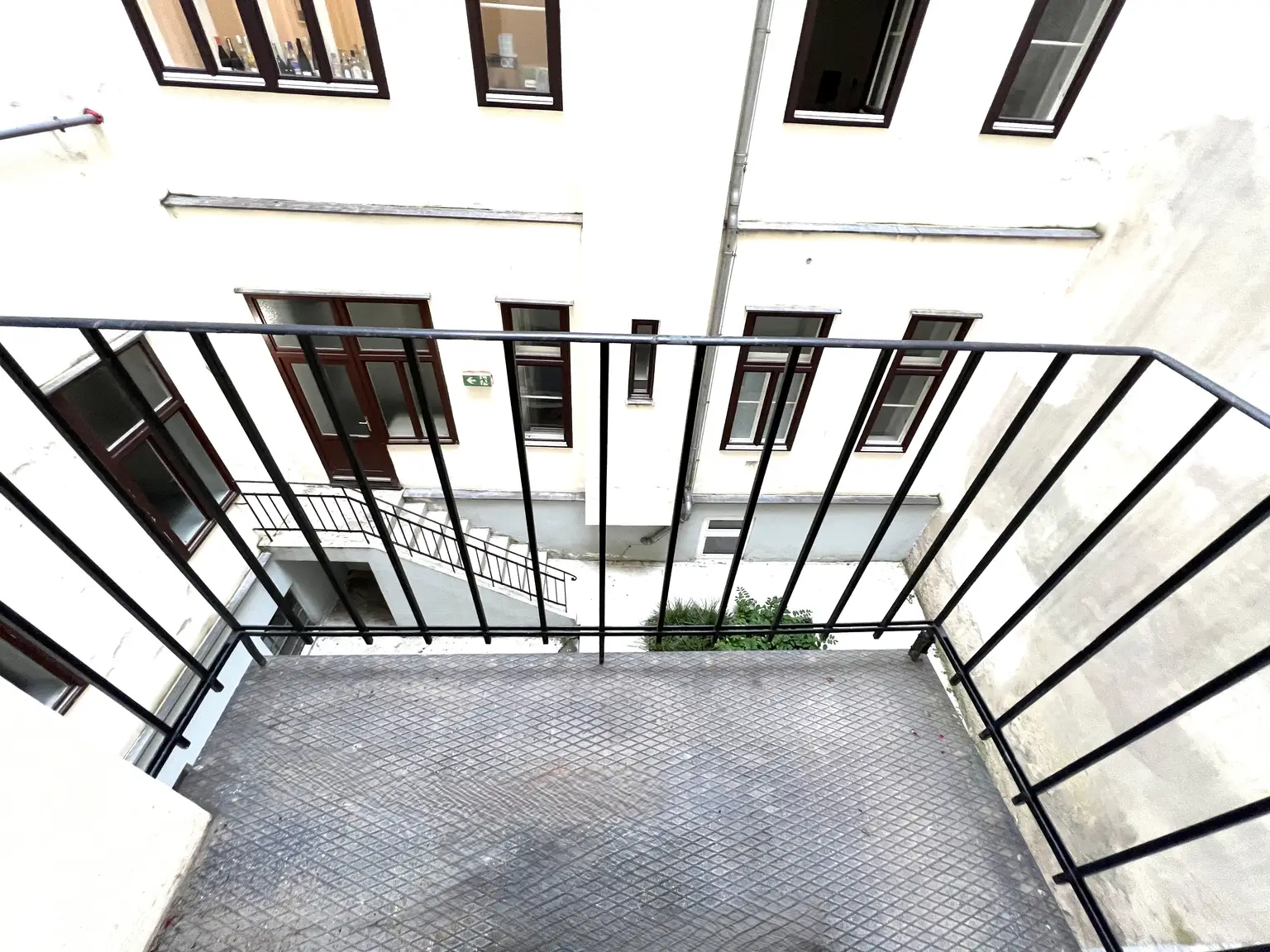 Charmante 4-Zimmer-Altbauwohnung in ruhiger Straße nahe Belvedere