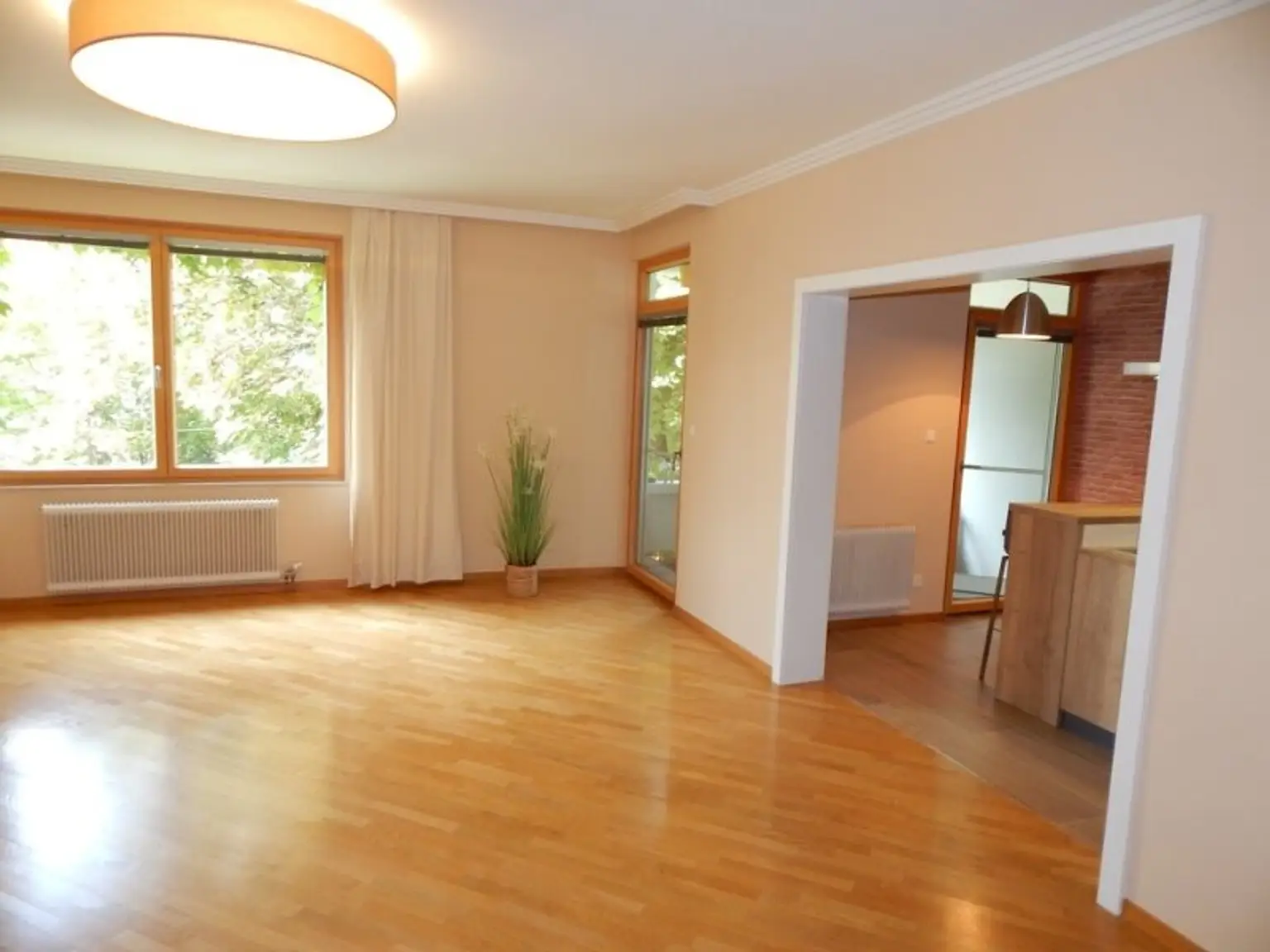 Helle und ruhige - Top ausgestattete Wohnung mit 2 Loggien
