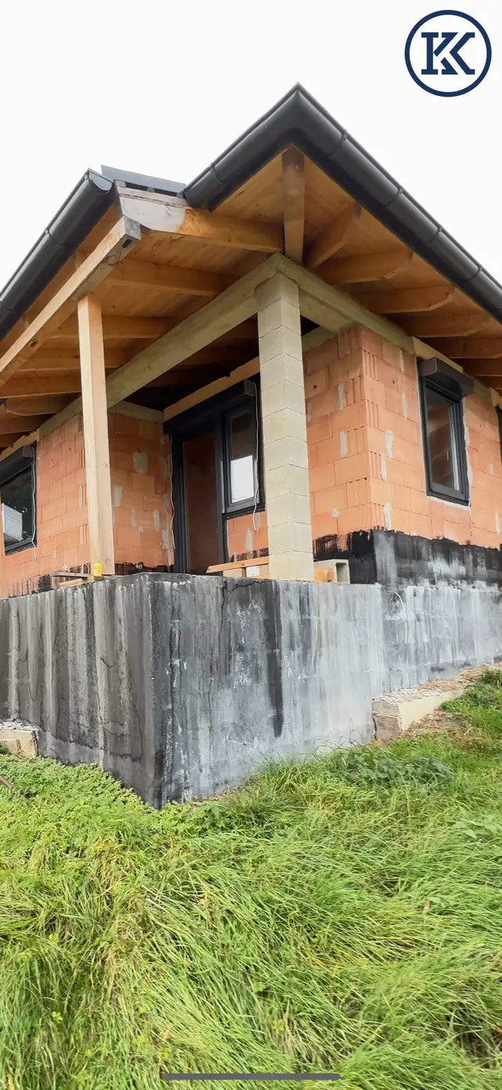 Charmanter Bungalow im Rohbau