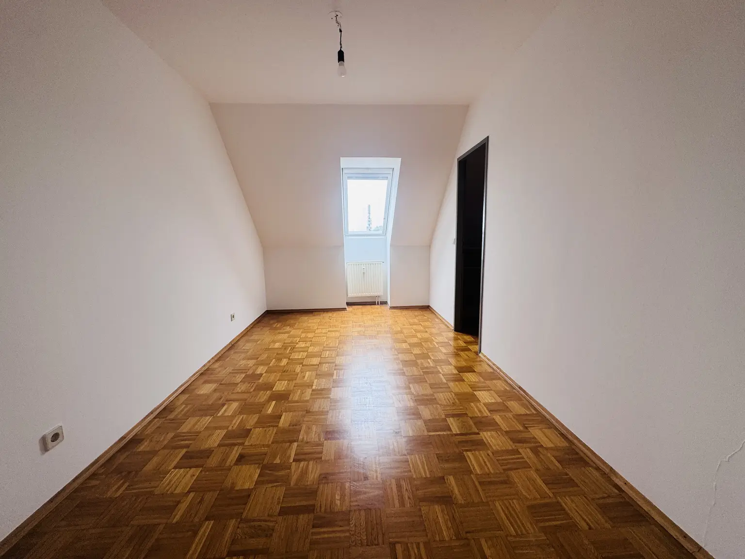 Großzügige 3-Zimmer-Maisonette mit Balkon & Garagenplatz im Dachgeschoss