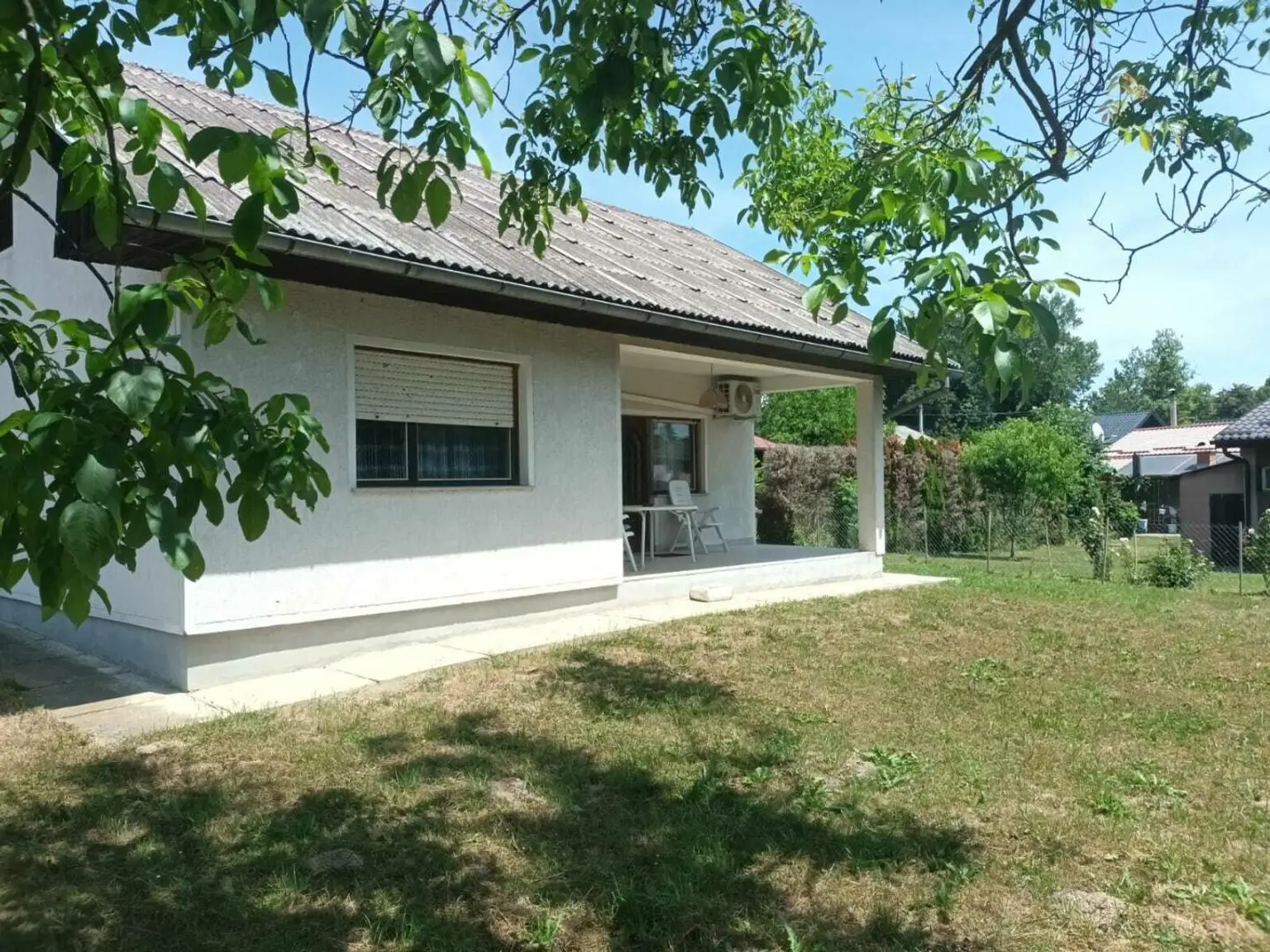 Zentral Kroatien: Charmantes kleines Haus am See