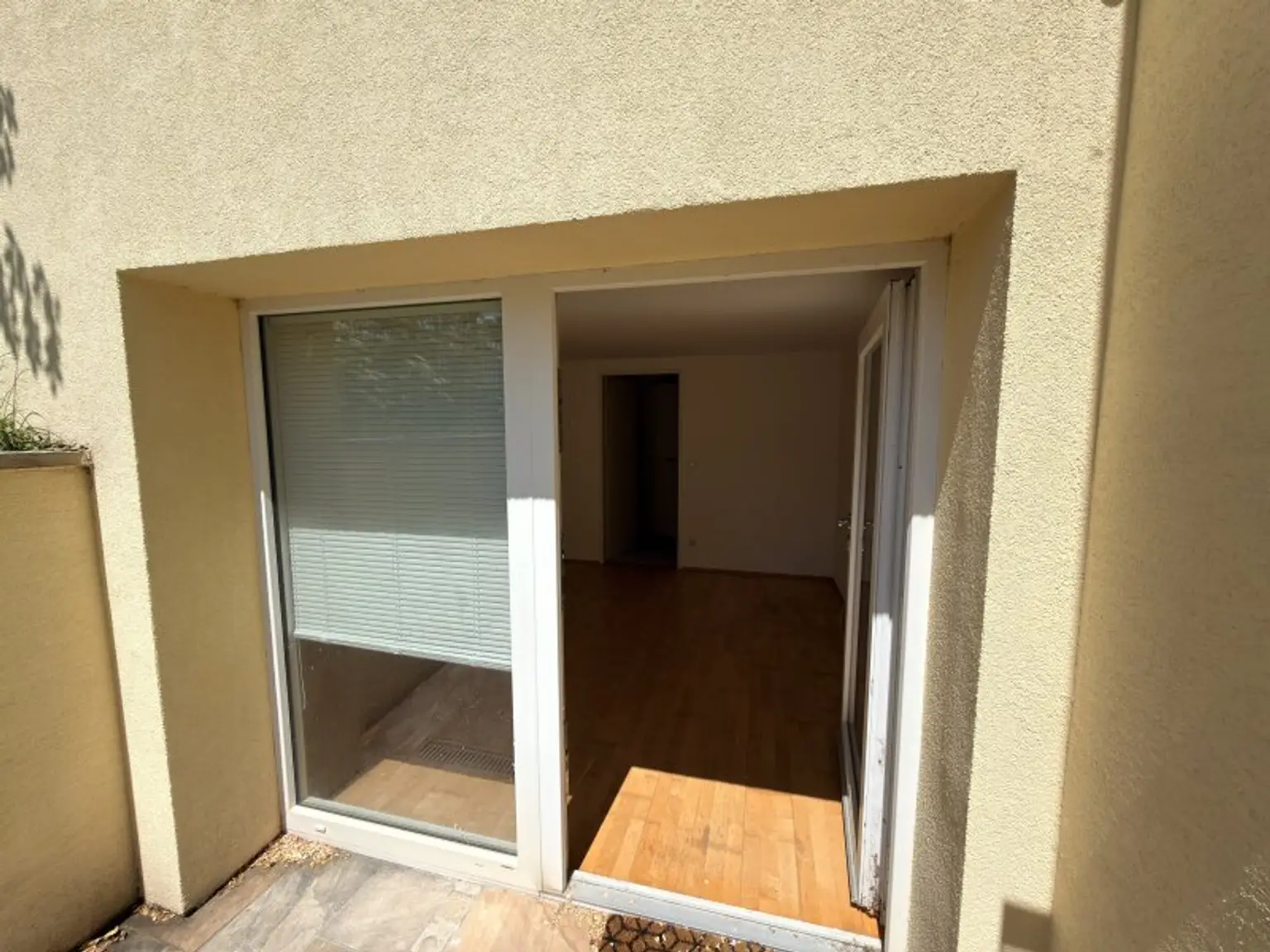 Eingang Souterrain Zimmer