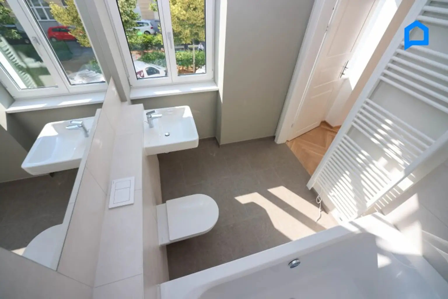 Schönbrunnblick-Gloriette, ERSTBEZUG, JETZT einziehen! Dachgeschoss NEU mit modernster Ausstattung148m² Wohnfläche, 4 Zimmer plus Nebenräume, auch Altbau Etagen-Wohnungen, teilweise Kurzzeitvermietung möglich !