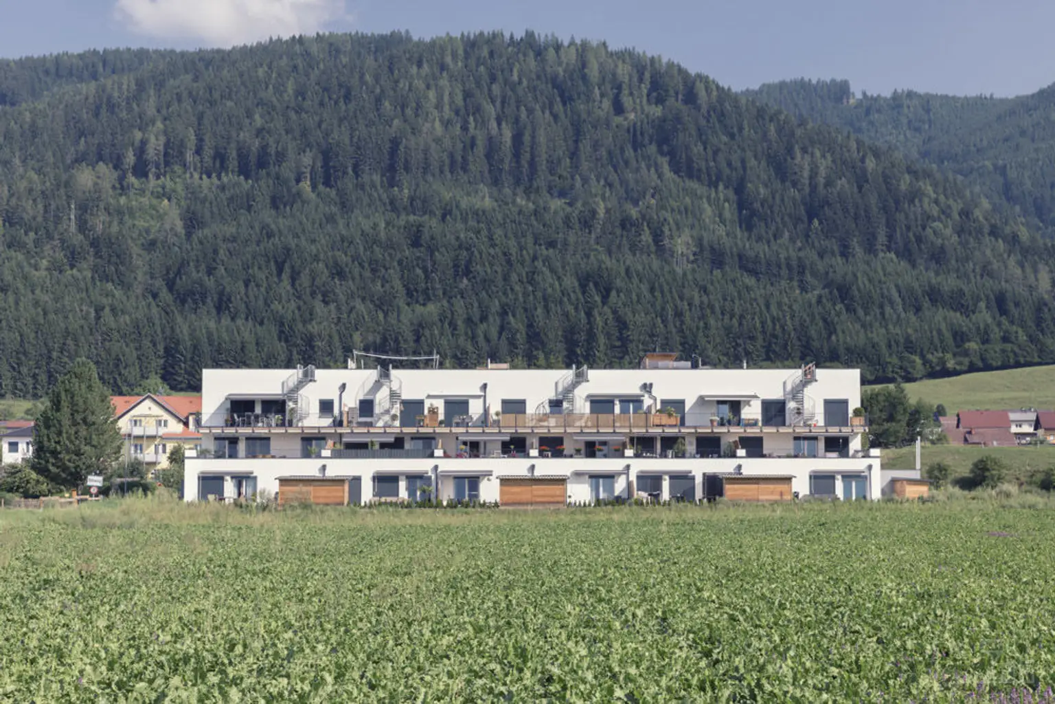 3-Zimmer-Wohnung mit XXL-Terrasse & 2 Parkplätzen – ab 01.09., provisionsfrei