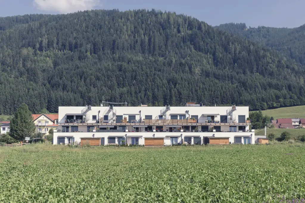 3-Zimmer-Wohnung mit XXL-Terrasse & 2 Parkplätzen – ab 01.09., provisionsfrei