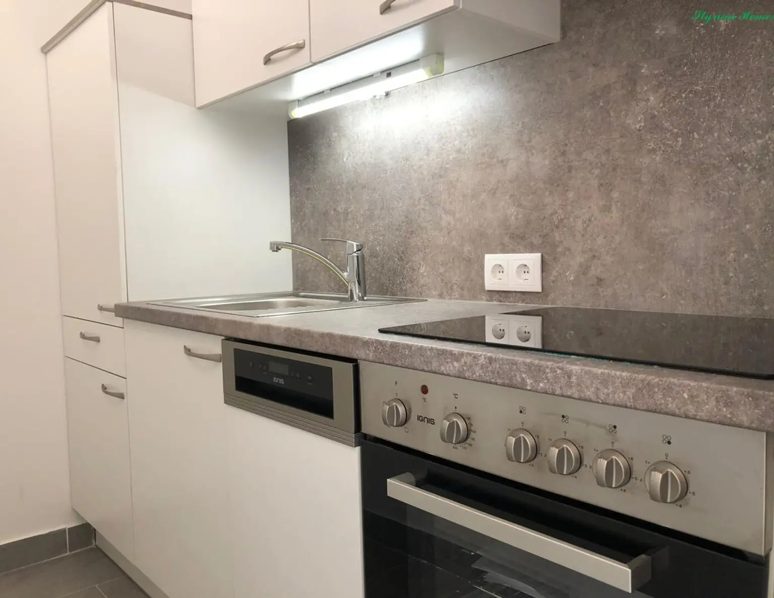 TOPLAGE am Hasnerplatz mit Schloßbergblick Wohnung 35 m² 1 Zimmer mit Einbauküche, BALKON und PARKPLATZ PROVISIONSFREI