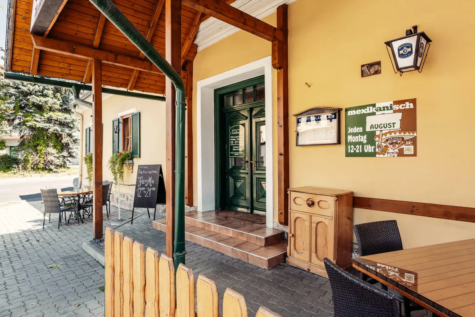 Eingangsbereich außen