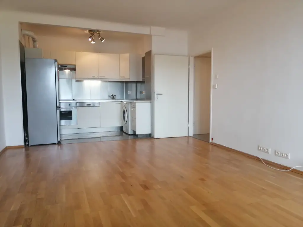 Ob Single oder Pärchen hier wollen Sie Wohnen! Nähe Kagranerplatz! Loggia!