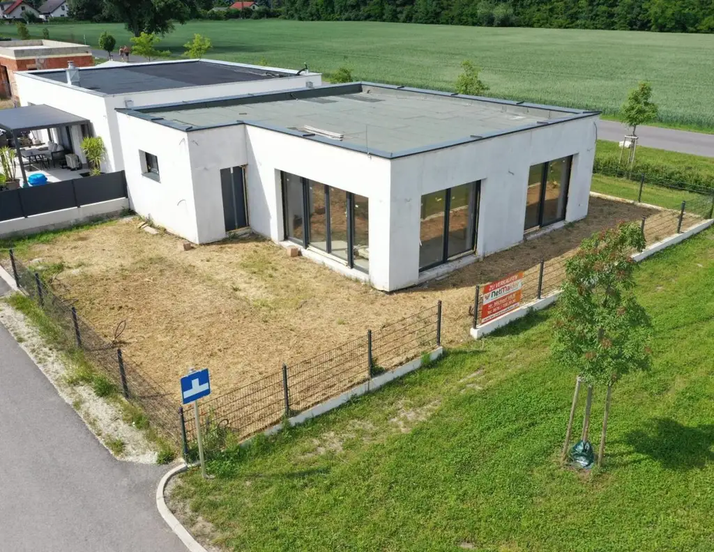 Bungalow, 4 Zimmer, 2 Kfz Stellplätze, Seezugang, Fertigstellungsarbeiten nötig