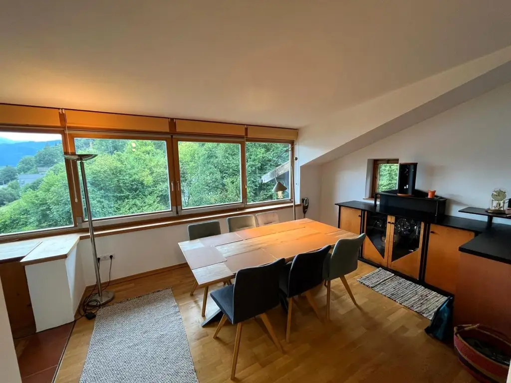 Möblierte 3-Zimmer-Ferienwohnung mit Seeblick in Zell am See zur Langzeitmiete