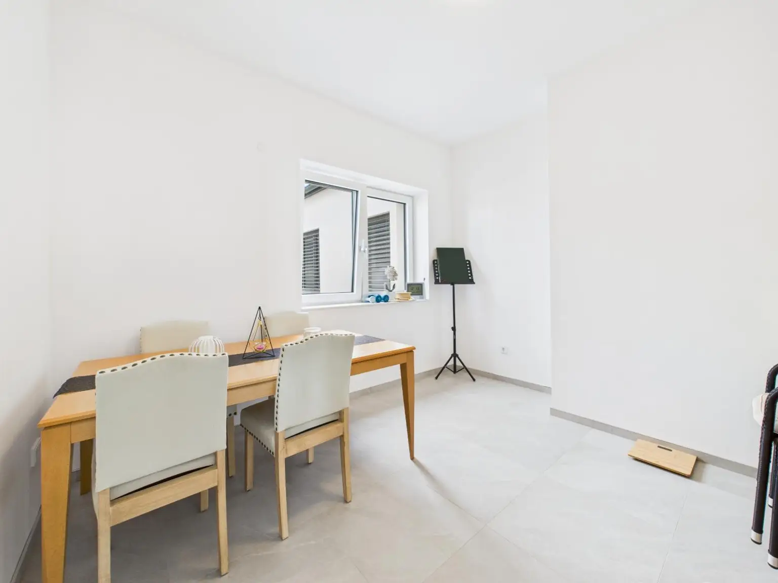 Kernsaniertes Anlageobjekt mit großzügigen Büroflächen und Wohneinheiten in 4050 Traun