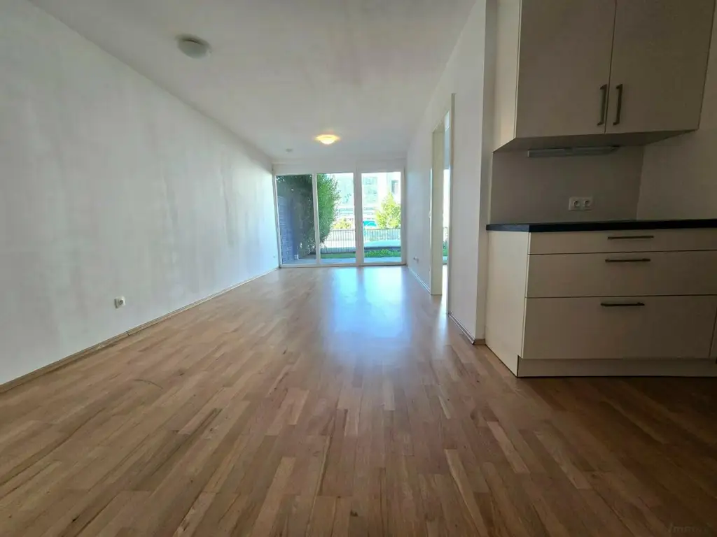 Moderne 2 Wohnung mit großem Balkon und Tiefgaragenplatz - ab sofort - Eggenberg!