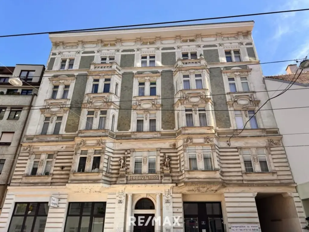 DACHGESCHOSSWOHNUNG MIT STIL&TOPLAGE NAHE ROCHUSMARKT