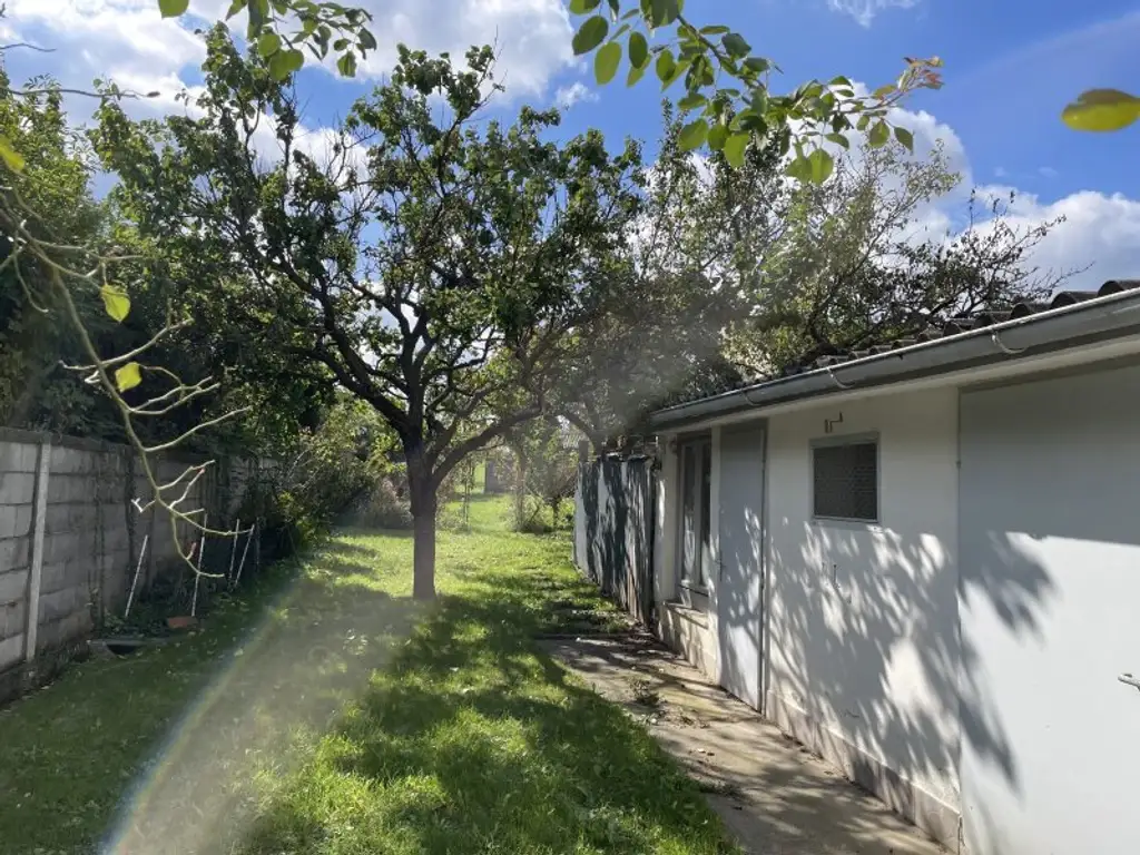 SEHR GEPFLEGTES EINFAMILIEN-HAUS MIT SCHÖNEM GARTEN -- LOGGIA/GARAGE -- RUHELAGE!
