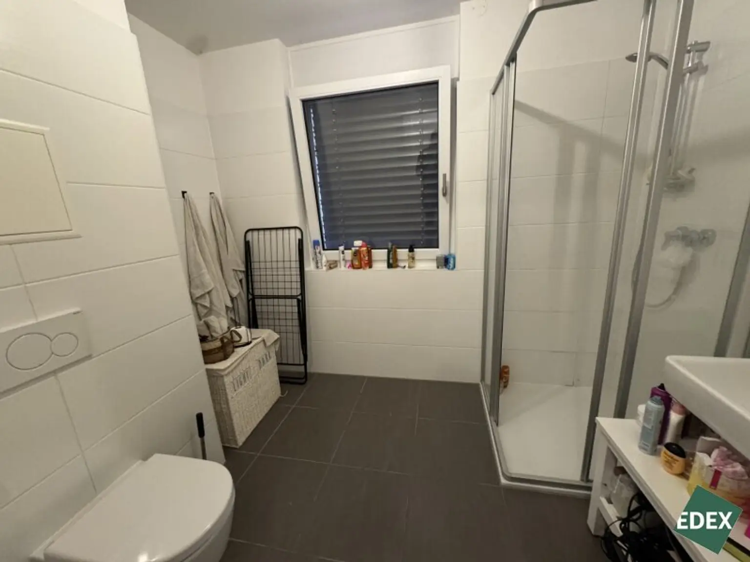 Ab sofort: Moderne 2-Zimmer-Wohnung mit Balkon nahe U1 Rennbahnweg