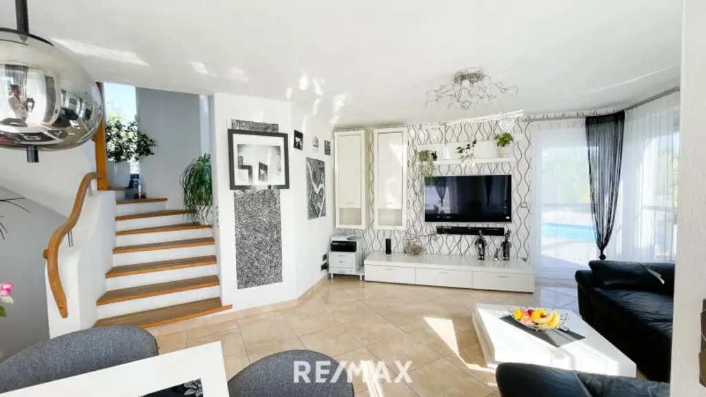 Absolute Ruhelage/Haus mit wunderschönem Garten!