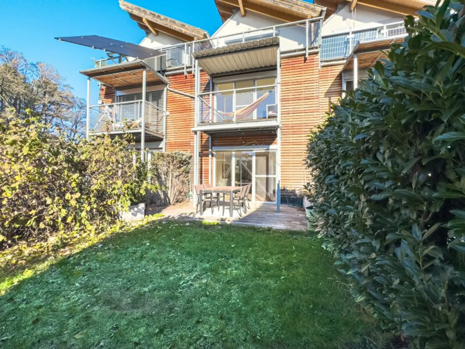 Gießhübl. Ruhe. Architektur.  Reihenhaus mit Garten