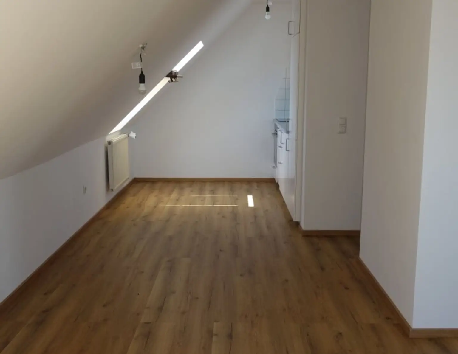 Gemütliche 1-Zimmer-Wohnung (neue IKEA-Küche, neuer Parkett) in Graz - Jetzt mieten für 542,35 €!