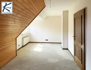 Kind Wohnung OG und DG