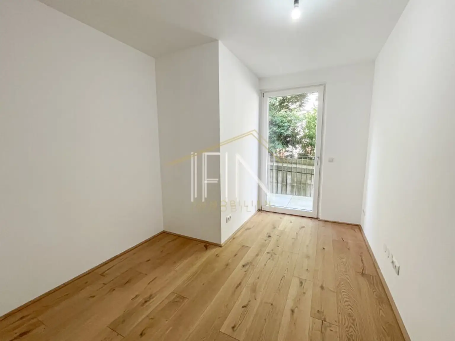 OG Schlafzimmer 2 mit Balkon