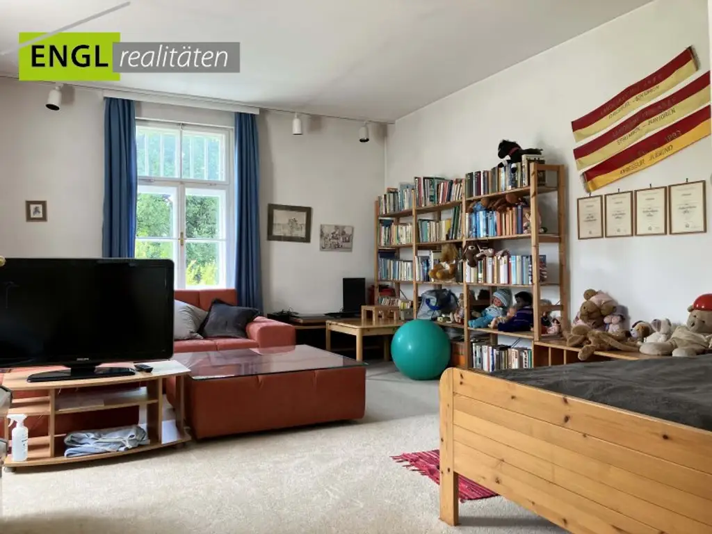 Historischer Charme und zeitlose Eleganz – eine stilvolle Jahrhundertwendevilla für höchste Ansprüche.