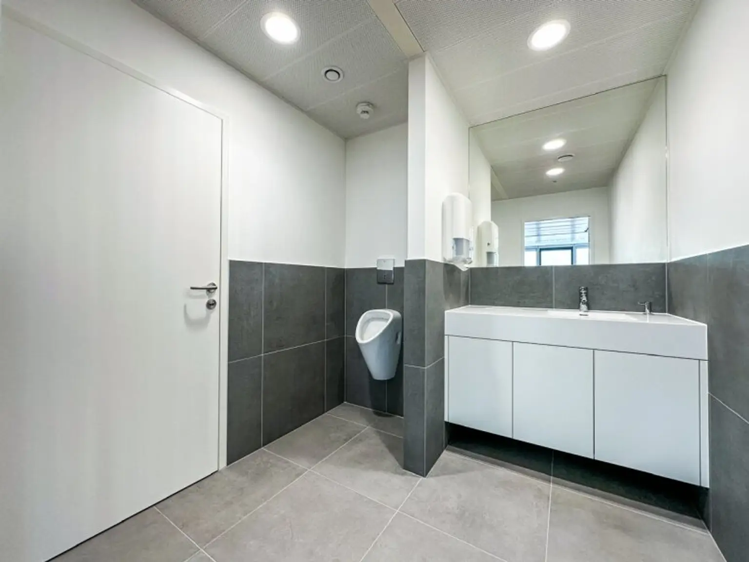Modernes und schönes Büro im Ares Tower - 12. Stock - 1220 Wien