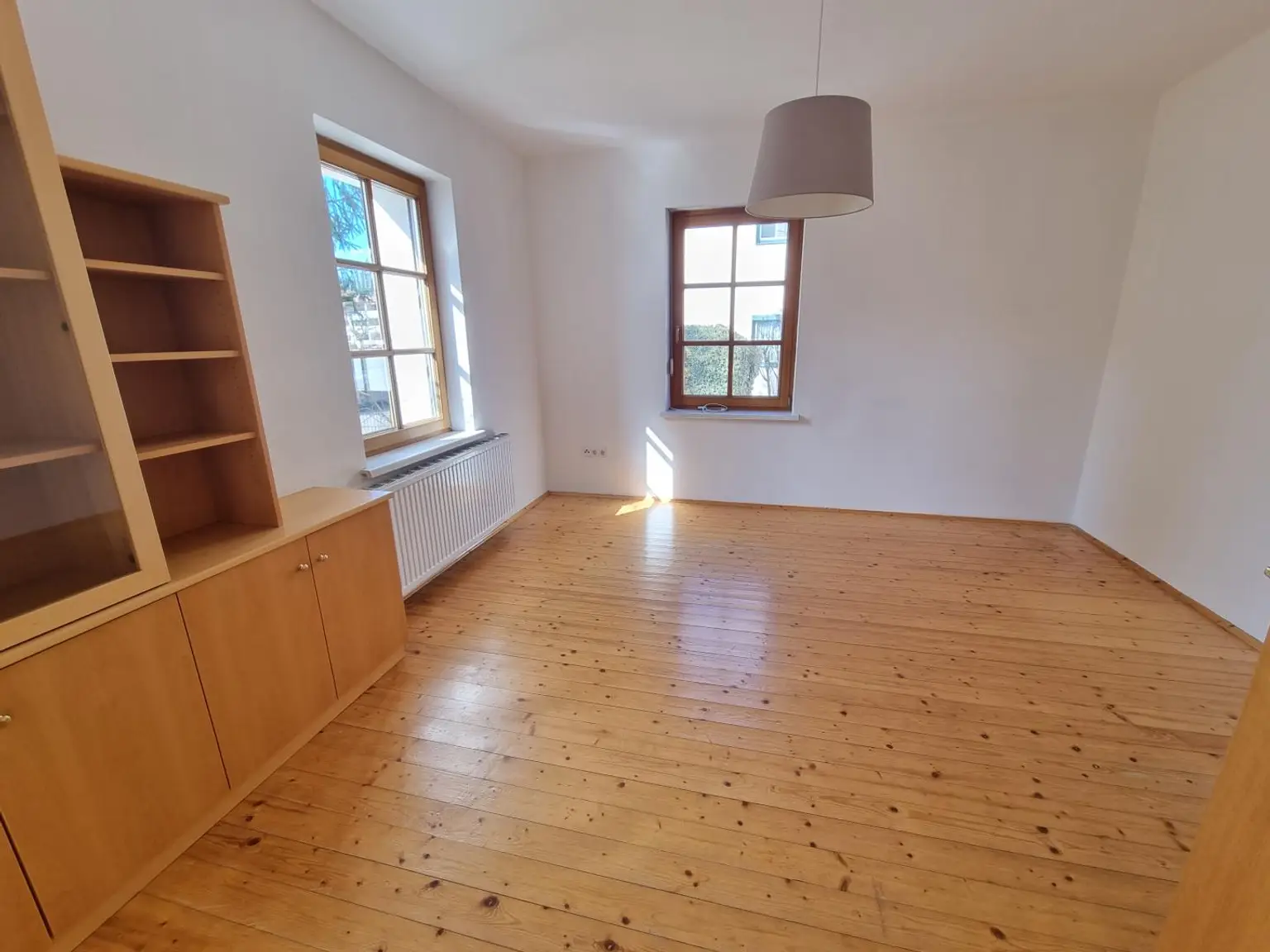 Helle 2-Zimmer-Terrassen-Wohnung mit allg. Garten!