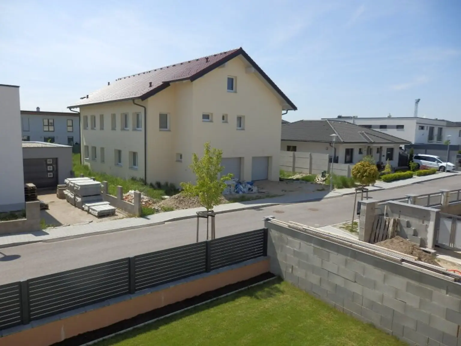 Topmodernes ZWEITBEZUGHAUS, 5 Zimmer, Garten, Stellplatz !!